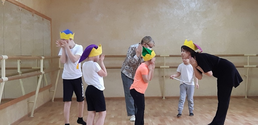 Открытое занятие "Танцуем, играем, растём" Открытое занятие "Танцуем, играем, растём"